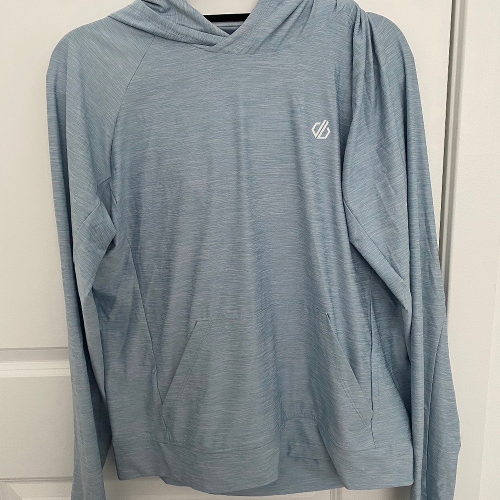 Stretchy Athletic Hooded Shirt